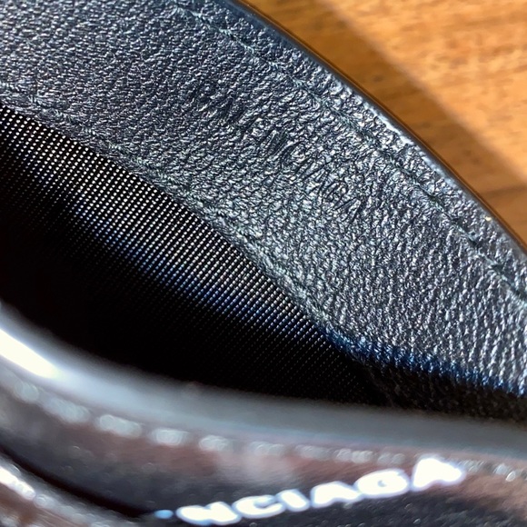 NEW Balenciaga Logo Black Leather Card Case - Picture 5 of 5